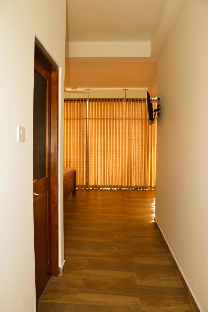Chaaya Inn Hotel 히카두와 외부 사진