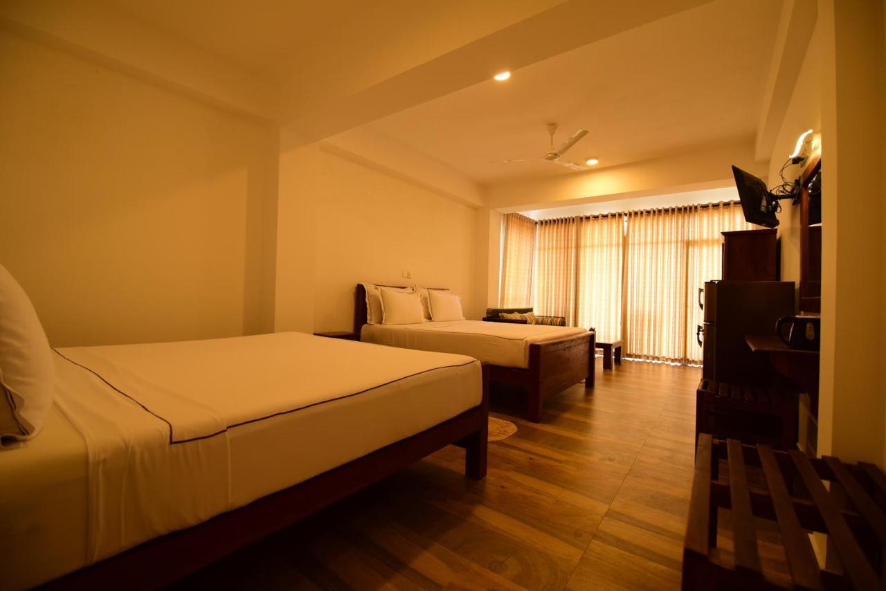 Chaaya Inn Hotel 히카두와 외부 사진