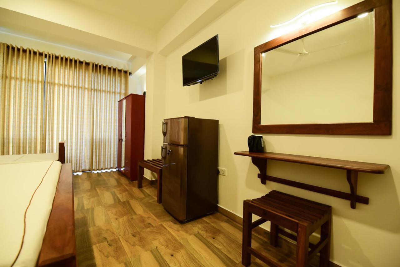 Chaaya Inn Hotel 히카두와 외부 사진