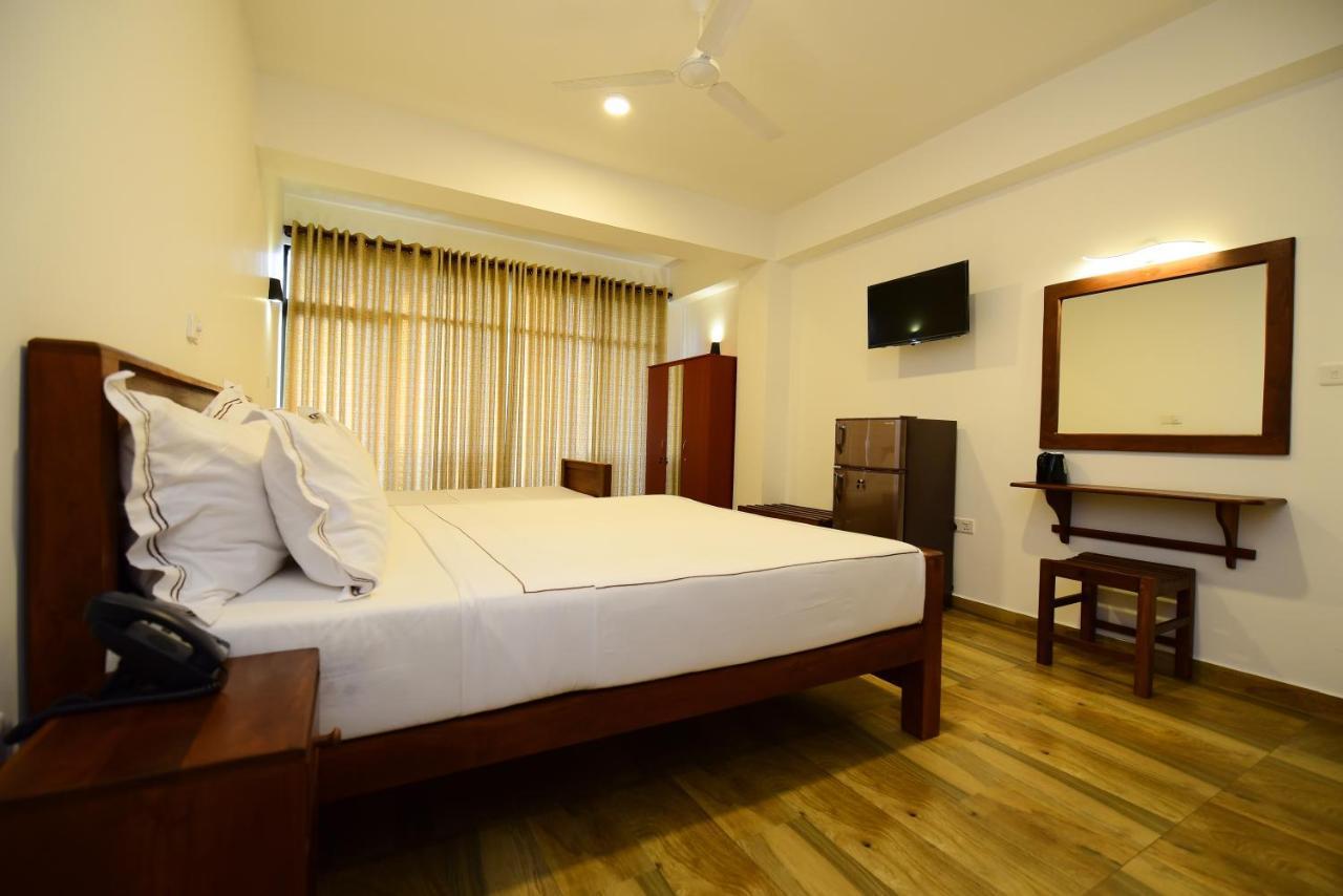 Chaaya Inn Hotel 히카두와 외부 사진