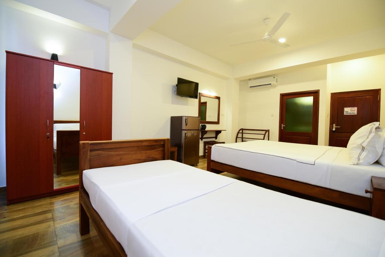 Chaaya Inn Hotel 히카두와 외부 사진
