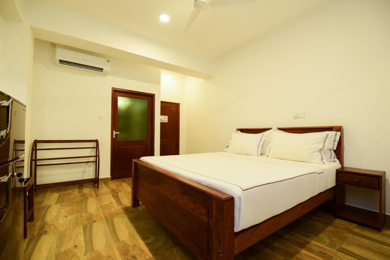 Chaaya Inn Hotel 히카두와 외부 사진